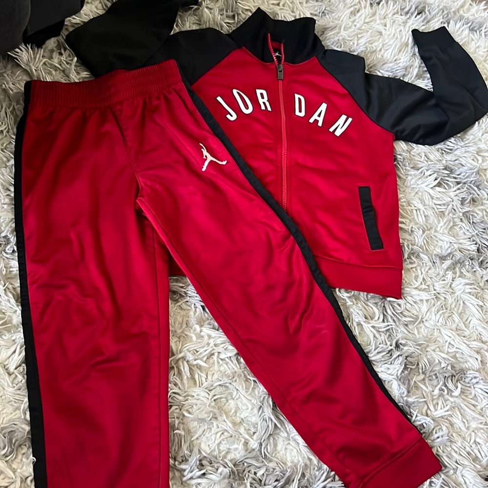 Boys Jordan Track Jacket & Pants Set size 6/7